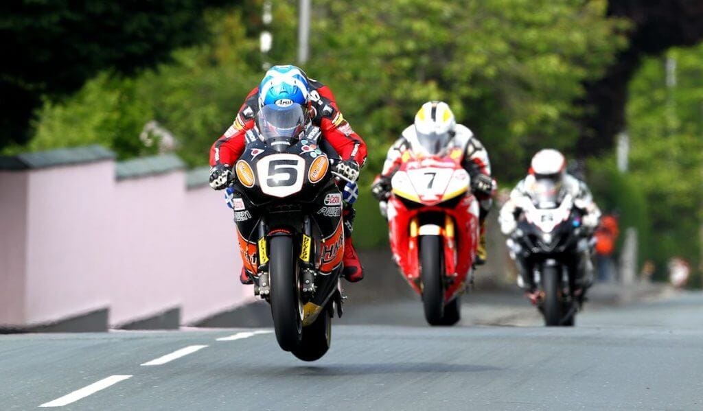 7-enjoying-isle-of-man-tt-races