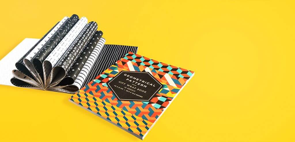 7 Awesome Gift Ideas for A Bookworm, Other Than Actual Books 7 hadiah untuk pecinta buku dari uprint.id