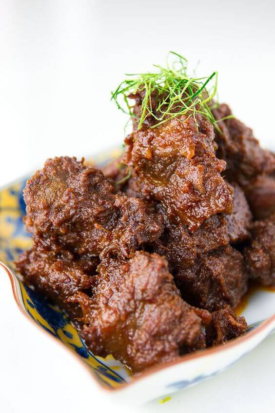 15 Gambar Makanan Khas Indonesia Terlezat Yang Membuatmu Mau Makan Terus 1 Gambar-Makanan-Indonesia-Rendang