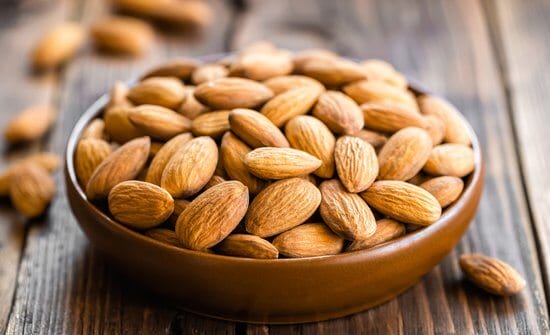 cemilan sehat almond