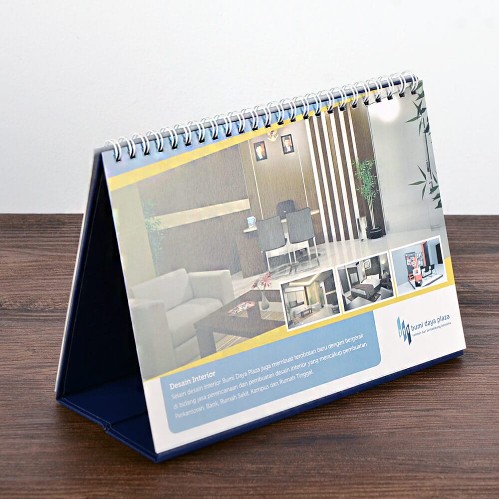 Tips Membuat Desain Kalender yang Efektif 7 desain kalender cetak di uprint.id