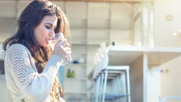 pola makan sehat - minum air putih