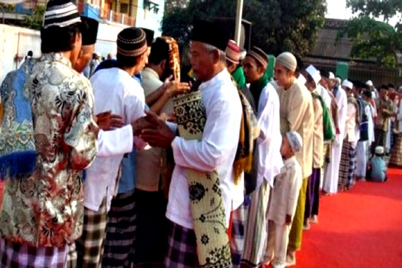 tradisi lebaran bersilaturahmi