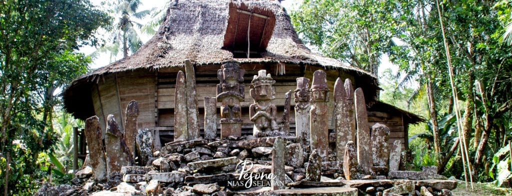 destinasi liburan di nias - desa adat boronadu