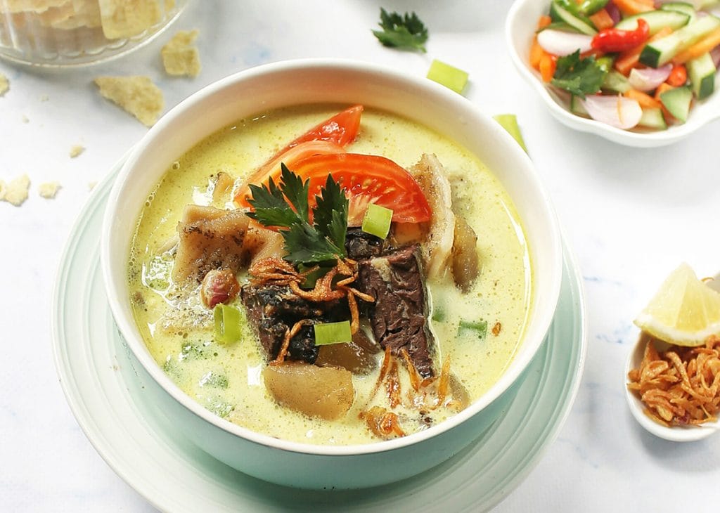 masakan khas indonesia-soto betawi