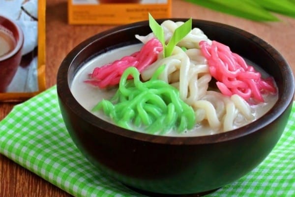 Makanan-Tempo-Dulu-09-Putu-Mayang