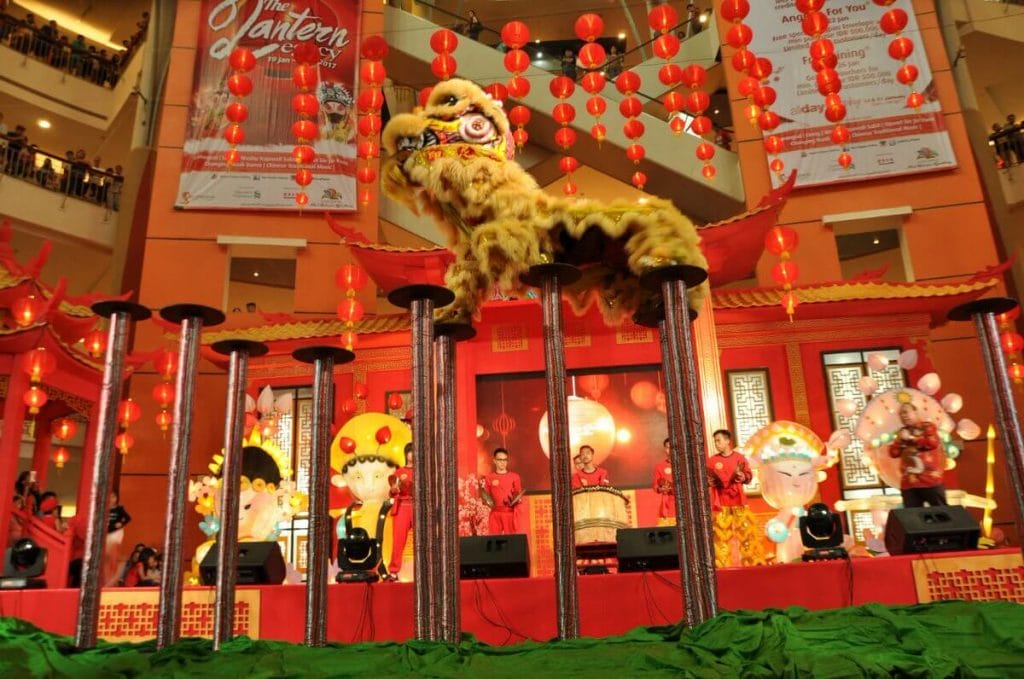 kegiatan-imlek-pertunjukan-barongsai