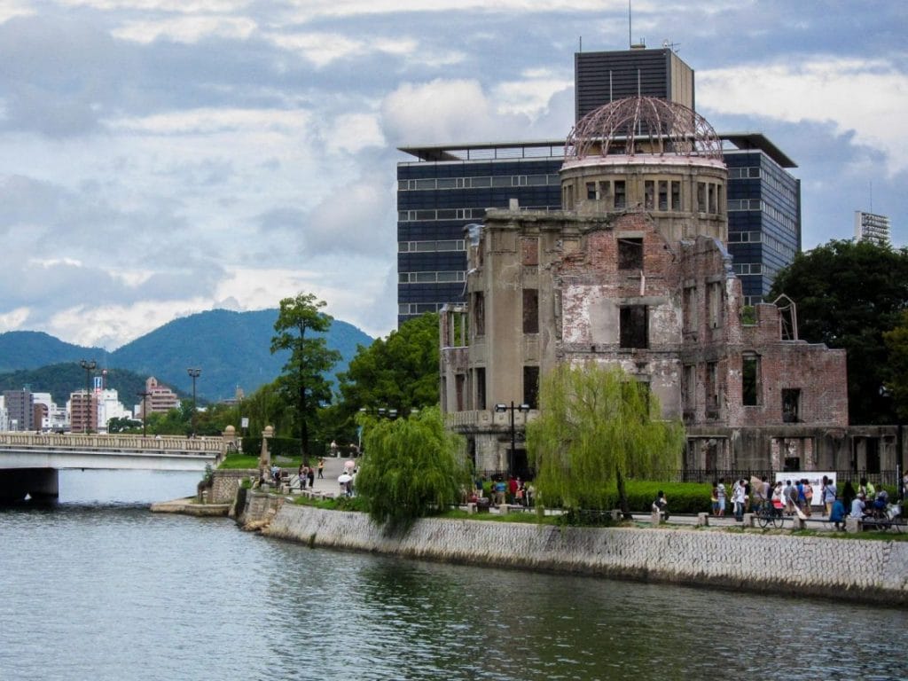 10 destinasi favorit di jepang hiroshima