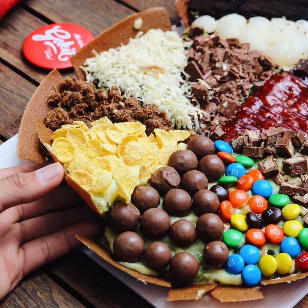 Peluang Bisnis Yang Menjanjikan Dengan Rasa Manis 1 Bisnis-Makanan-Manis-Martabak-Manis