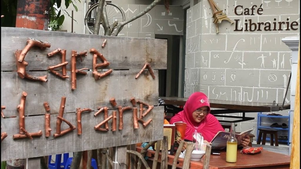 inspirasi-bisnis-cafe-librairie-cafe