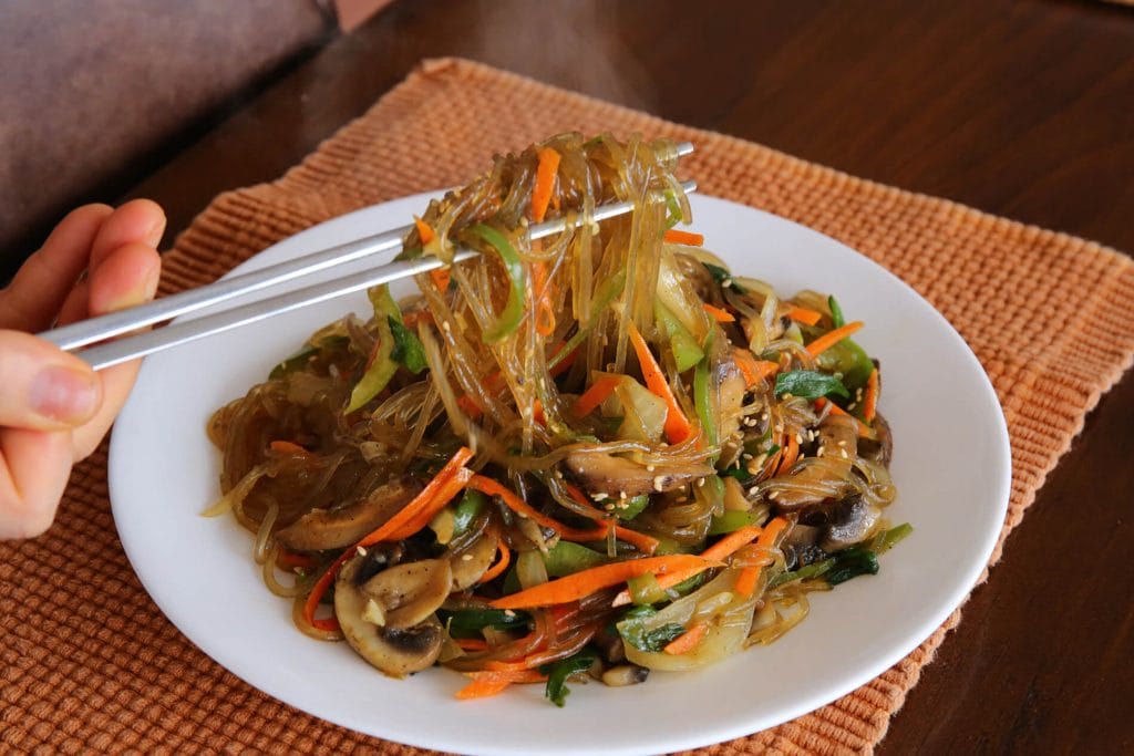 Jenis-jenis Mie Khas Korea yang Wajib Dicoba 2 mie-khas-korea-japchae