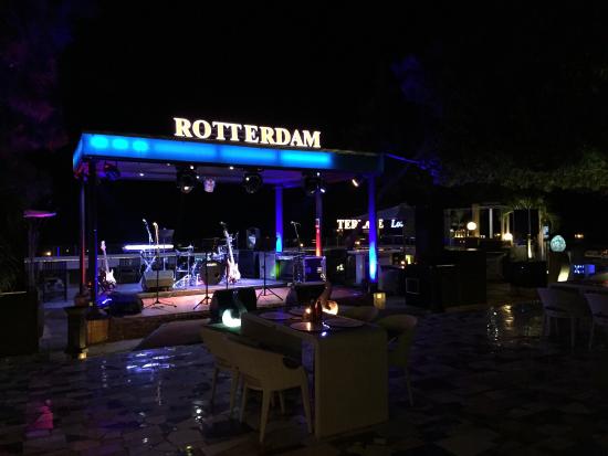 tempat-kuliner-di-ntt-rotterdam-steakhouse