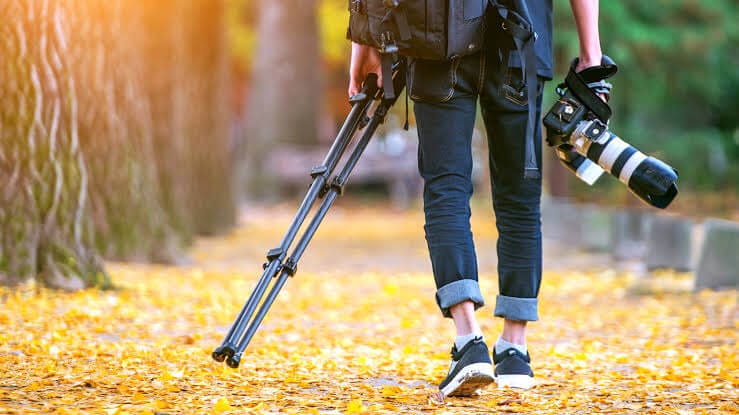 solo-travelling-membawa-tripod