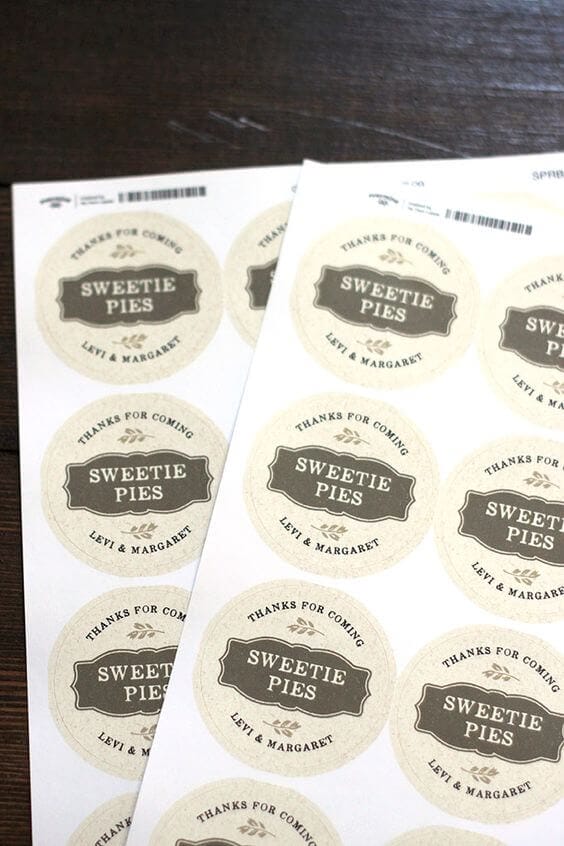 <strong>Stiker Cromo: Keindahan dan Elegansi dalam Percetakan Kreatif</strong> 3 stiker cromo