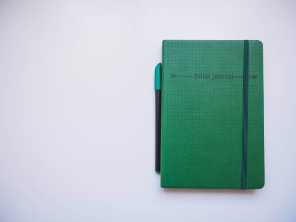 Buku Agenda Sedang: Simpan, Rencanakan, dan Organisir dengan Uprint sebagai Percetakan Buku Agenda Berkualitas dengan Harga Terbaik 1 Buku Agenda Sedang: Simpan, Rencanakan, dan Organisir
