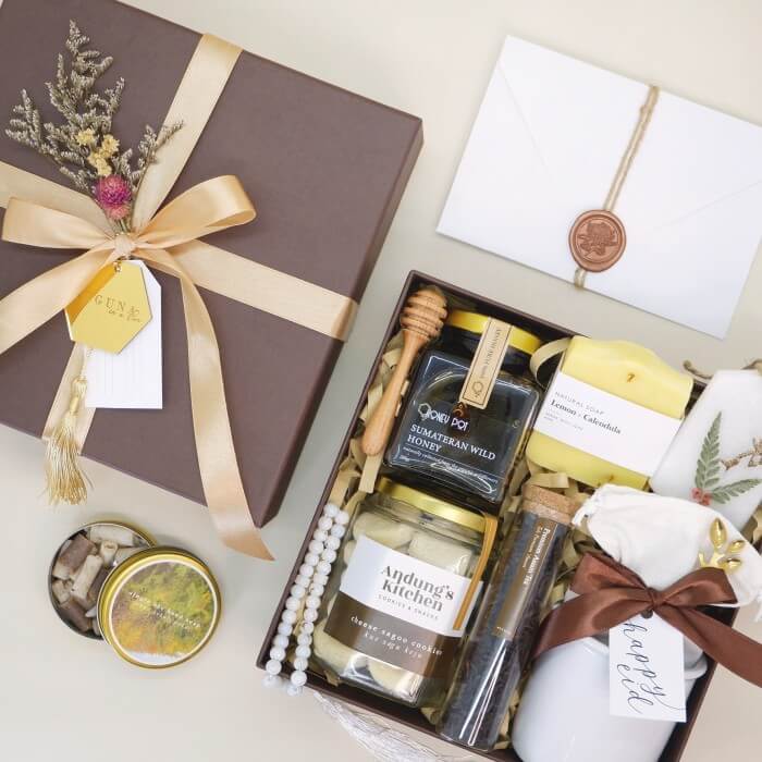 Desain Hampers Lebaran yang Memikat: Panduan Lengkap untuk Merayakan dengan Gaya 3 Desain Hampers Lebaran yang Memikat: Panduan Lengkap untuk Merayakan dengan Gaya 1