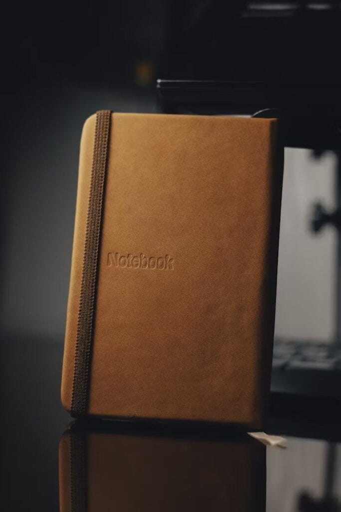 Menyampaikan Pesan Brand Dengan Kuat Lewat Stationery Bisnis Profesional? Ini Faktanya 5 Menyampaikan Pesan Brand Dengan Kuat Lewat Stationery Bisnis Profesional? Ini Faktanya 5