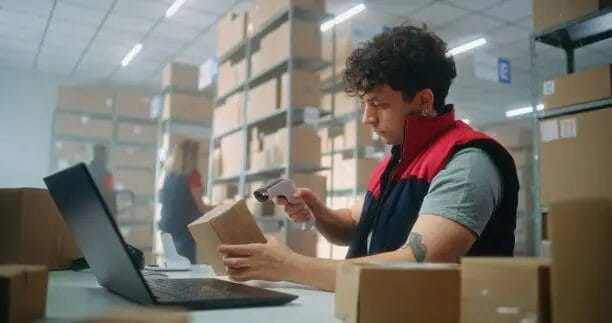 Strategi Distribusi: Cara Gampang Biar Bisnismu Makin Cuan 4 Strategi Distribusi: Cara Gampang Biar Bisnismu Makin Cuan 4