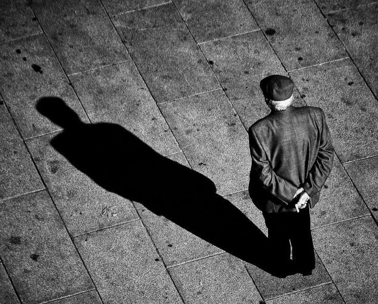 Mengapa Mengenali Sisi Gelap Untuk Pertumbuhan Penting Dalam Hidup Modern 1 Mengapa Mengenali Sisi Gelap Untuk Pertumbuhan Penting Dalam Hidup Modern 1