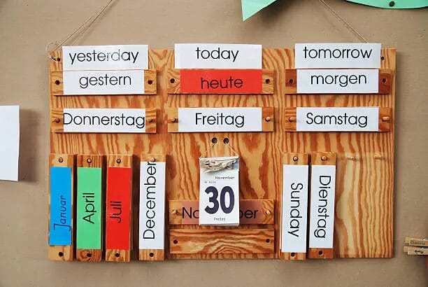 Tipografi Bold Untuk Kalender Yang Bikin Brand Diingat   2